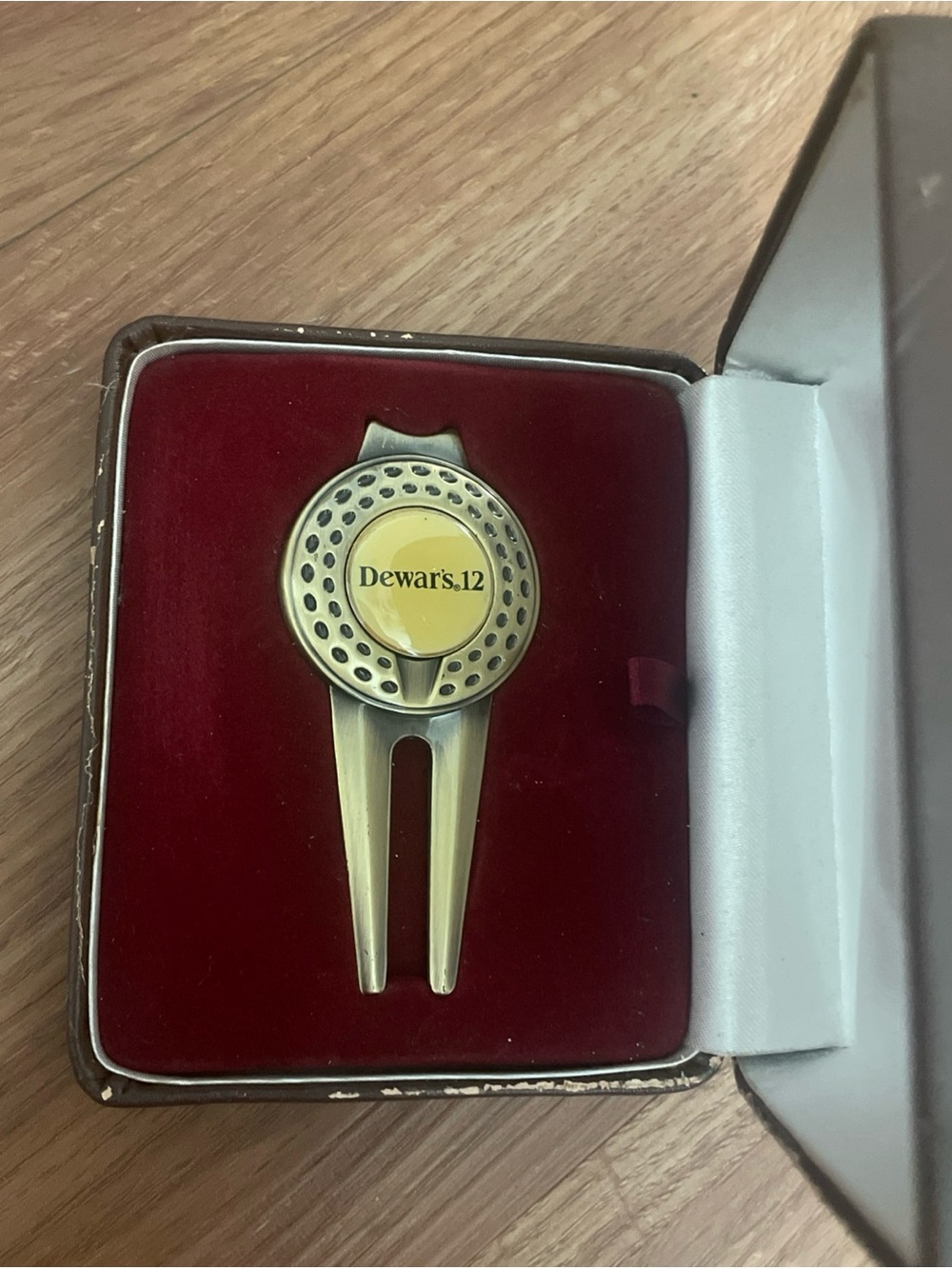 Dewars 12 Gold-Tone Golf Divot Tool